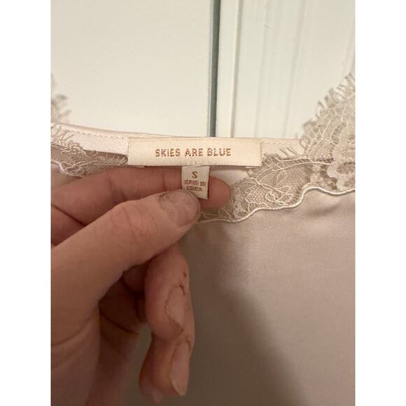 Skies Are Blue Women's Small Cream Lace Trim Sleeveless V-Neck Cami Top - Picture 7 of 7